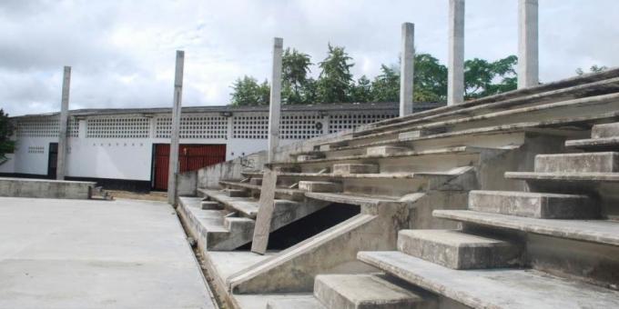 Obra inconclusa del polideportivo de Alvarado Tolima, financiada con regalías. Foto: Contraloría General de la República.